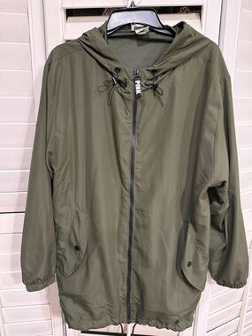 Victoria’s Secret PINK Olive Green Lightweight Hooded Anorak Jacket